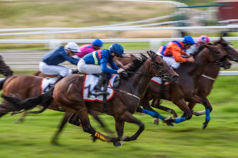 horserace-blur